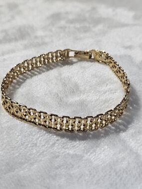 Napier Vintage Gold Link Bracelet with Textured Chain
